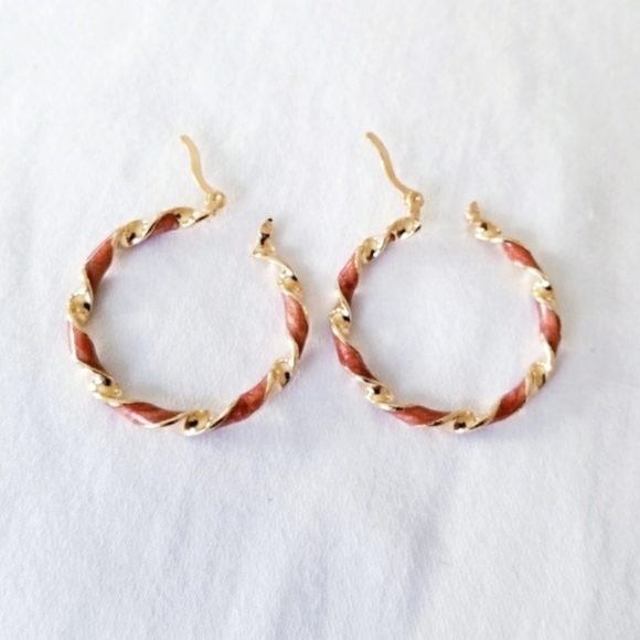 14K Gold Plated Twisted Brow Hoops. New - Picture 4 of 6